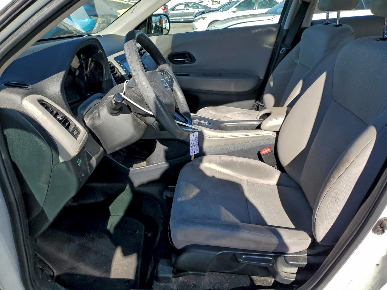 2016 HONDA HR-V LX photo 7