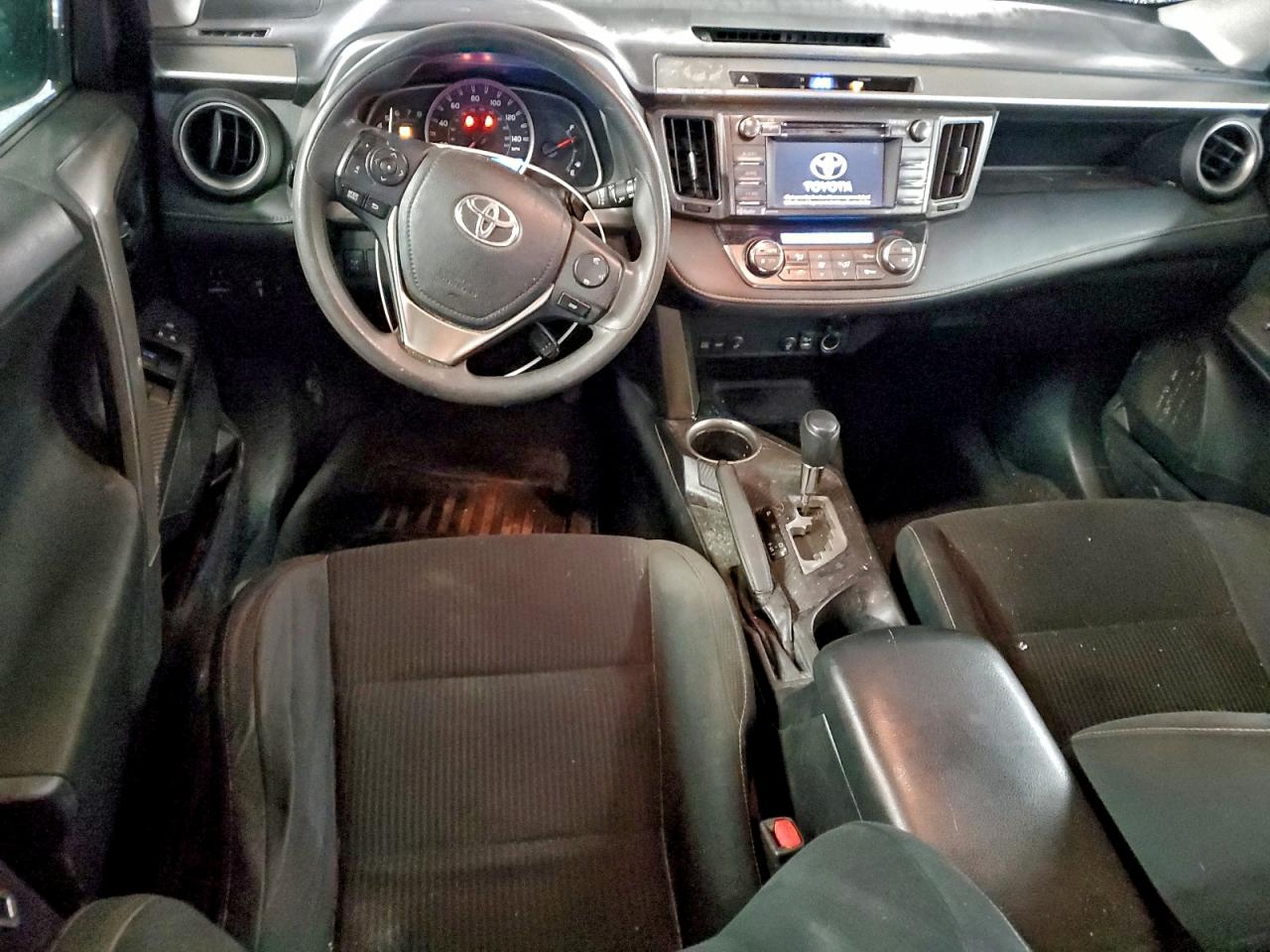 2015 TOYOTA RAV4 XLE photo 8