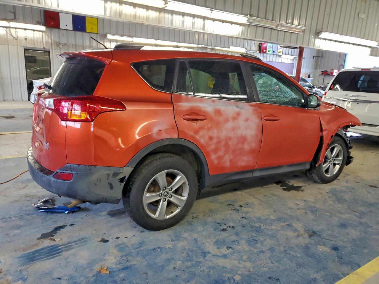 2015 TOYOTA RAV4 XLE photo 3
