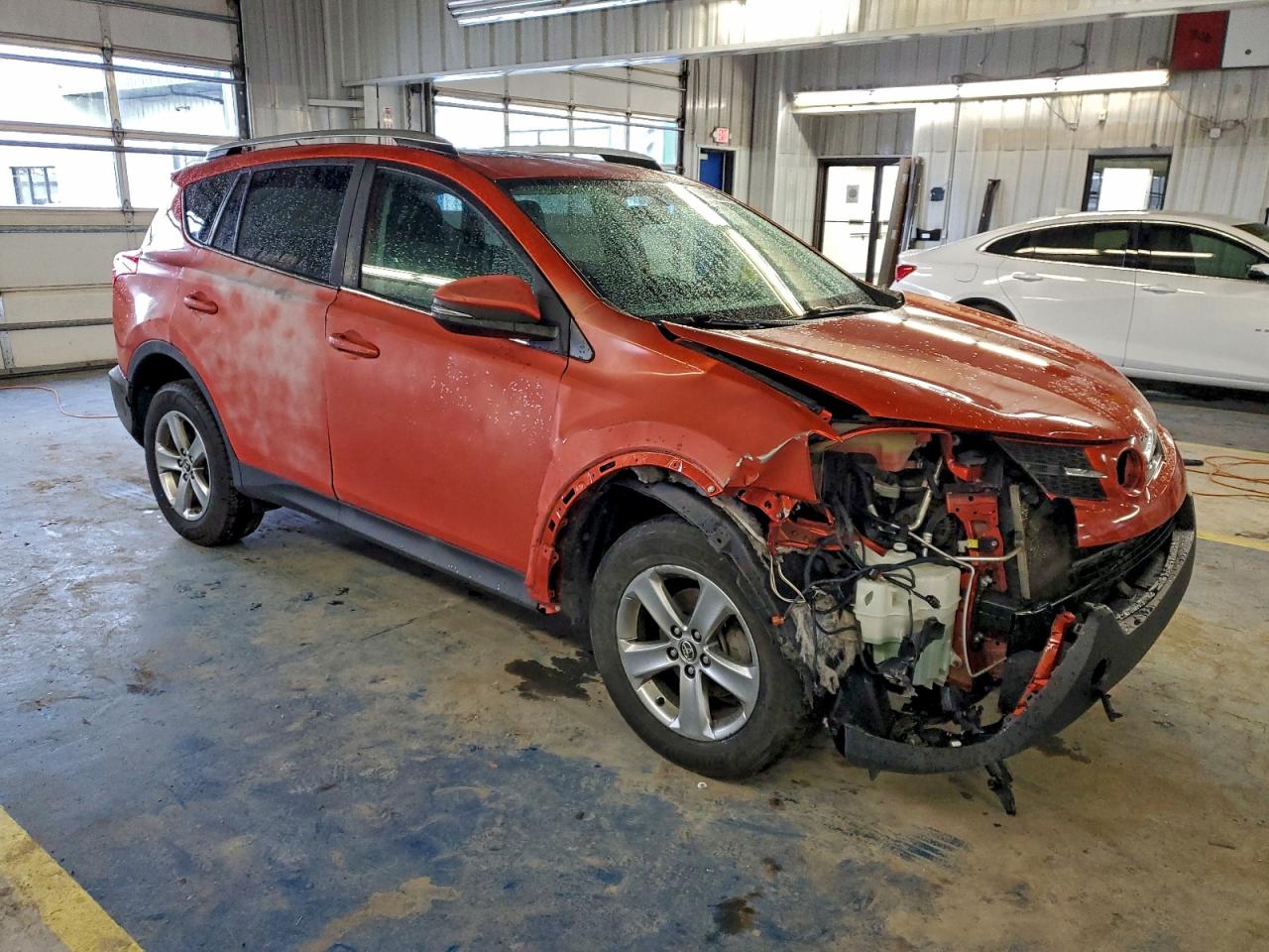 2015 TOYOTA RAV4 XLE photo 4