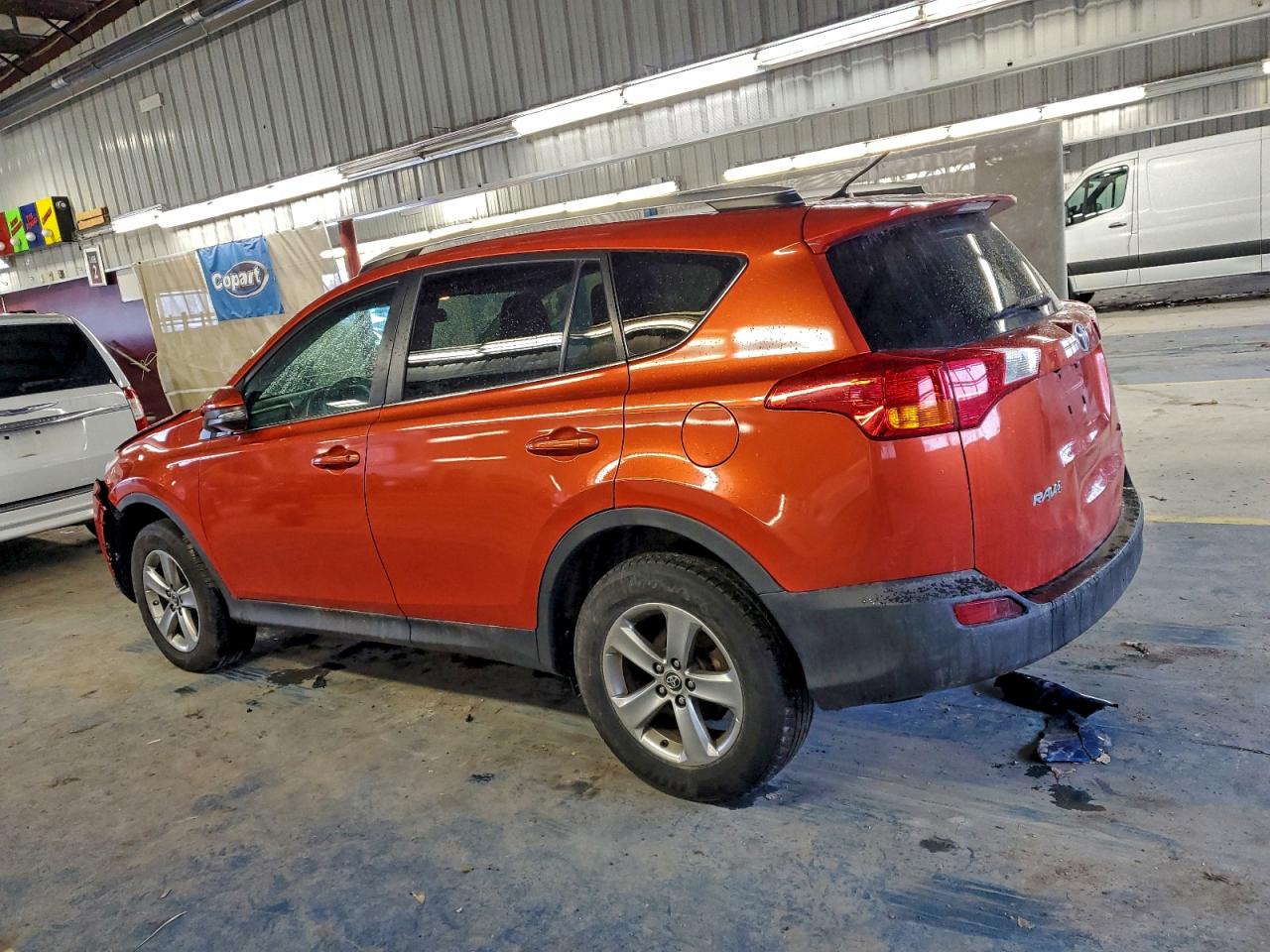 2015 TOYOTA RAV4 XLE photo 2