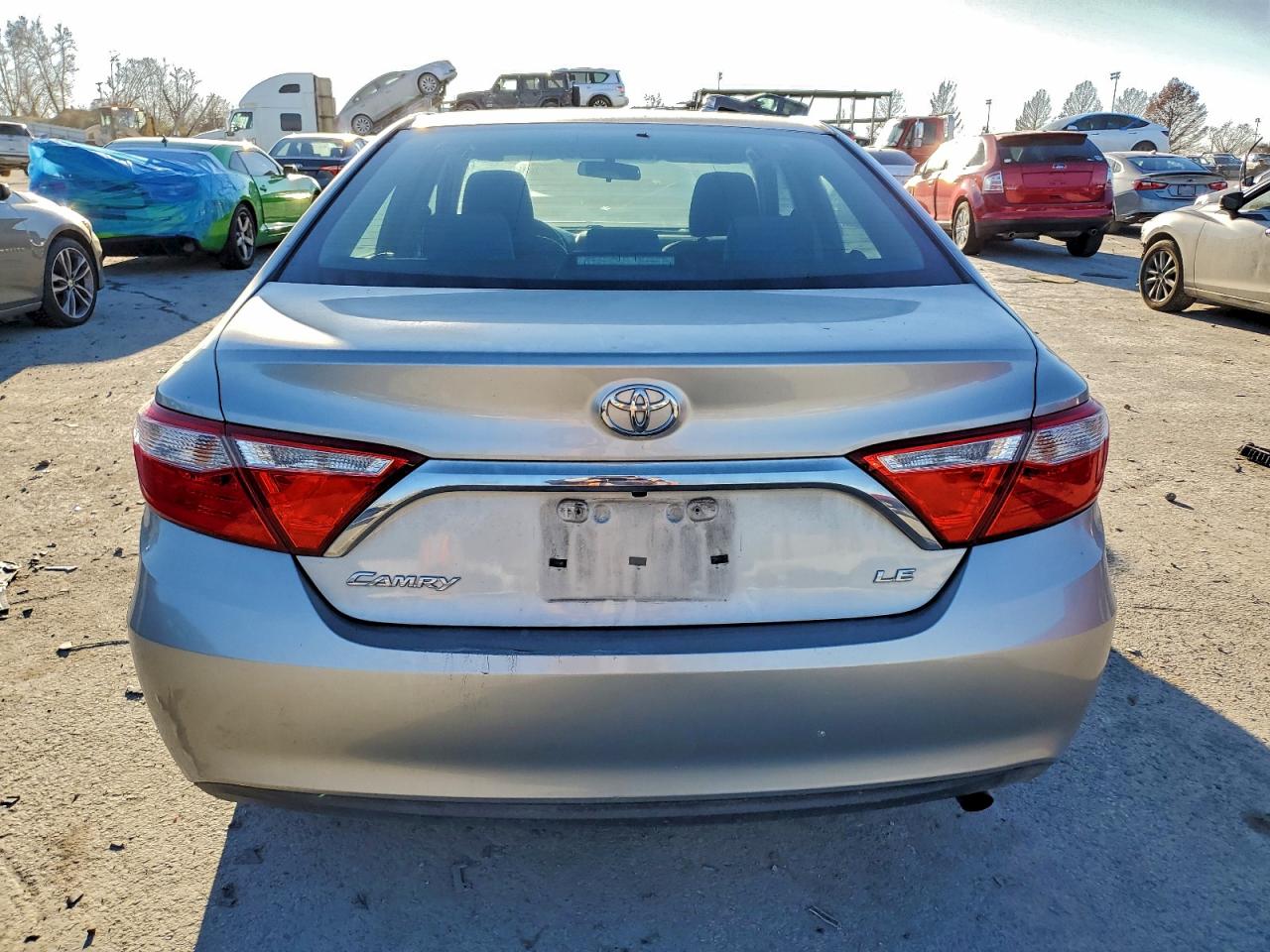 2015 TOYOTA CAMRY LE photo 6