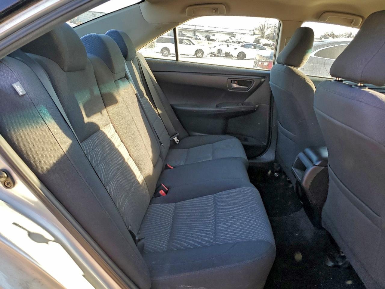 2015 TOYOTA CAMRY LE photo 10