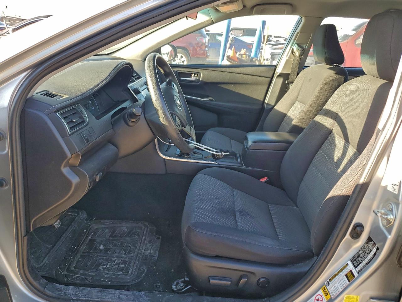 2015 TOYOTA CAMRY LE photo 7