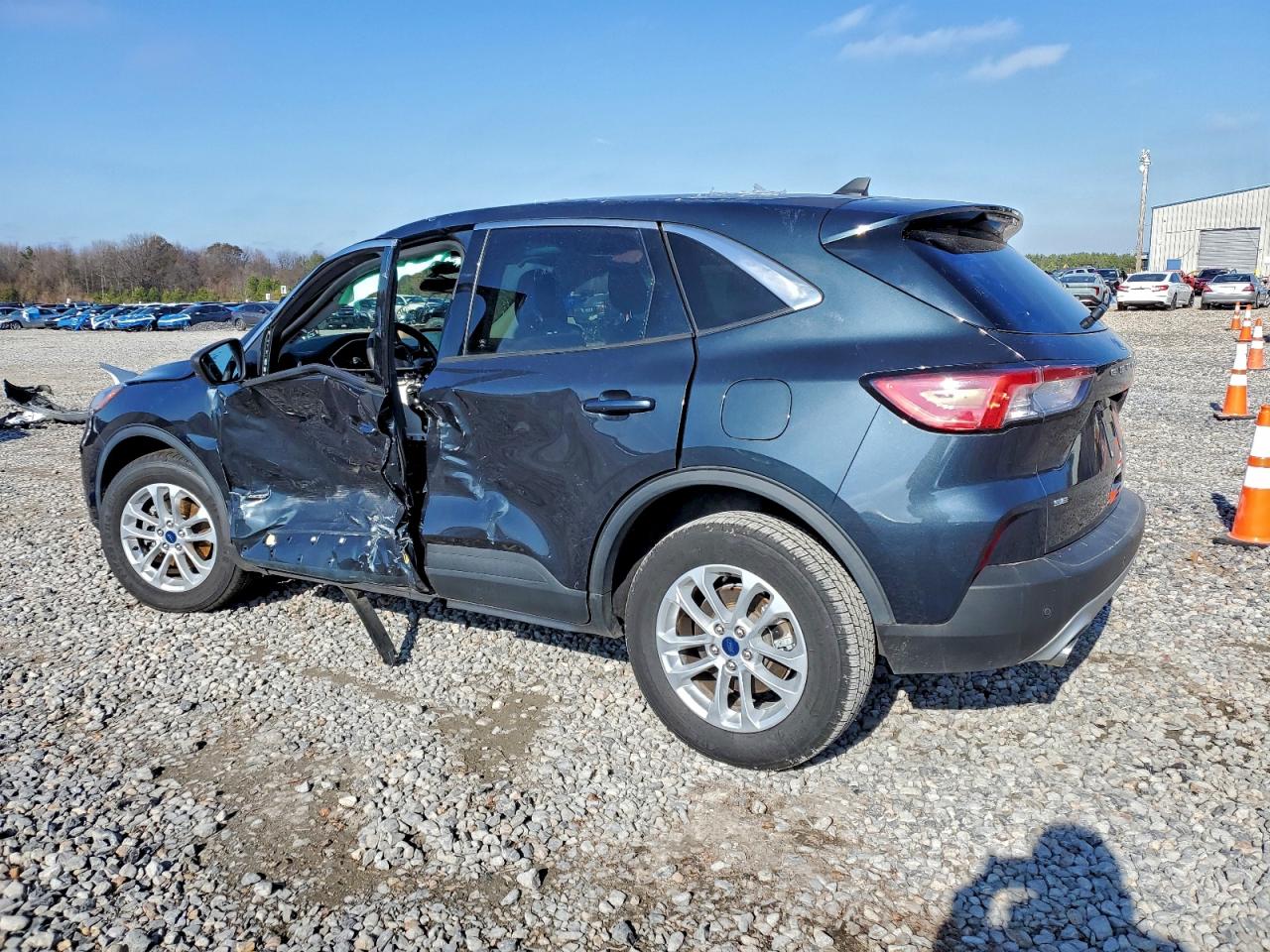 2022 FORD ESCAPE SE photo 2