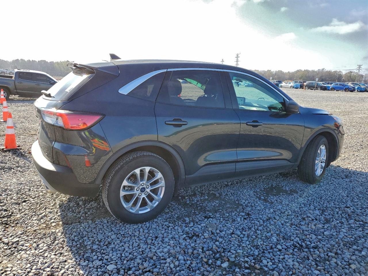 2022 FORD ESCAPE SE photo 3