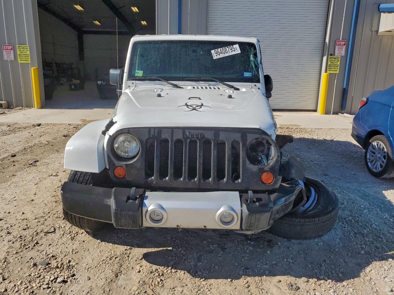 2013 JEEP WRANGLER UNLIMITED SAHARA photo 5