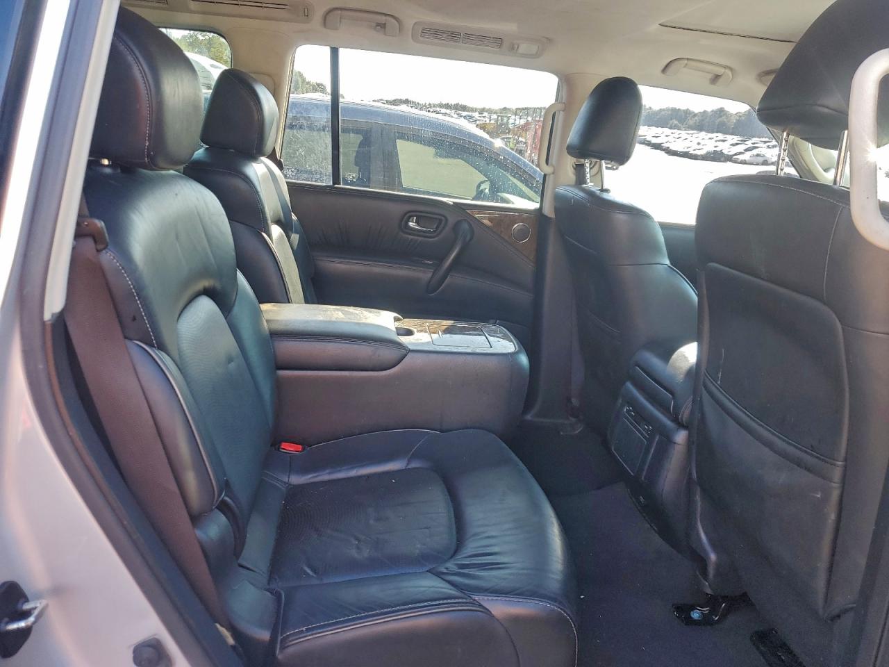 2017 INFINITI QX80 BASE photo 11