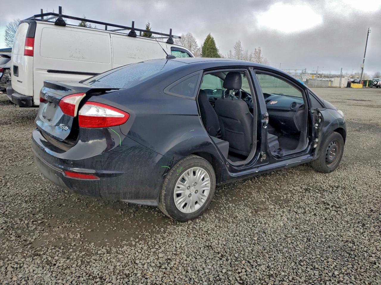 2018 FORD FIESTA S photo 3