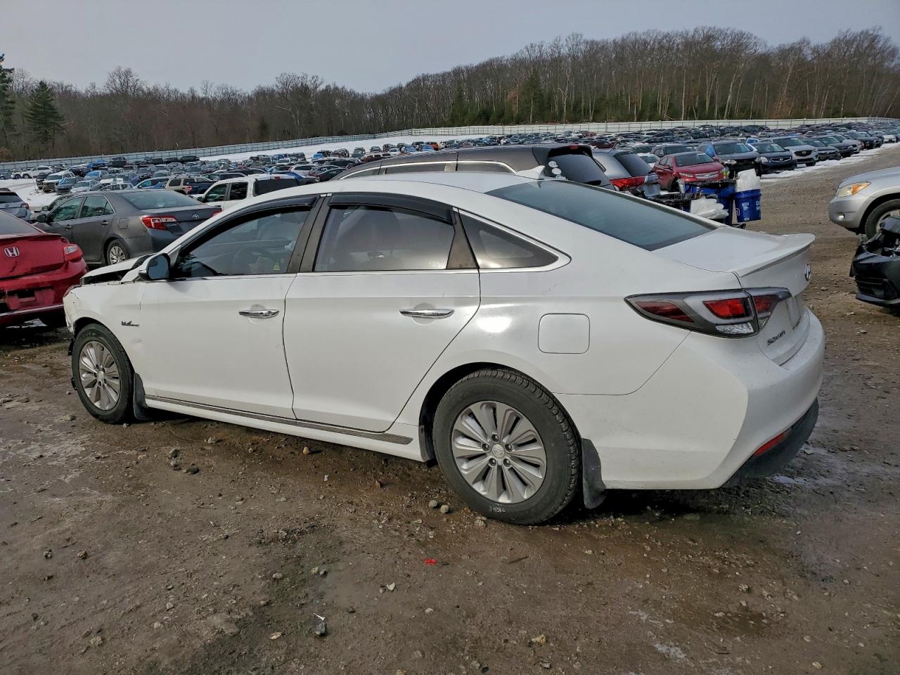2017 HYUNDAI SONATA HYBRID photo 2