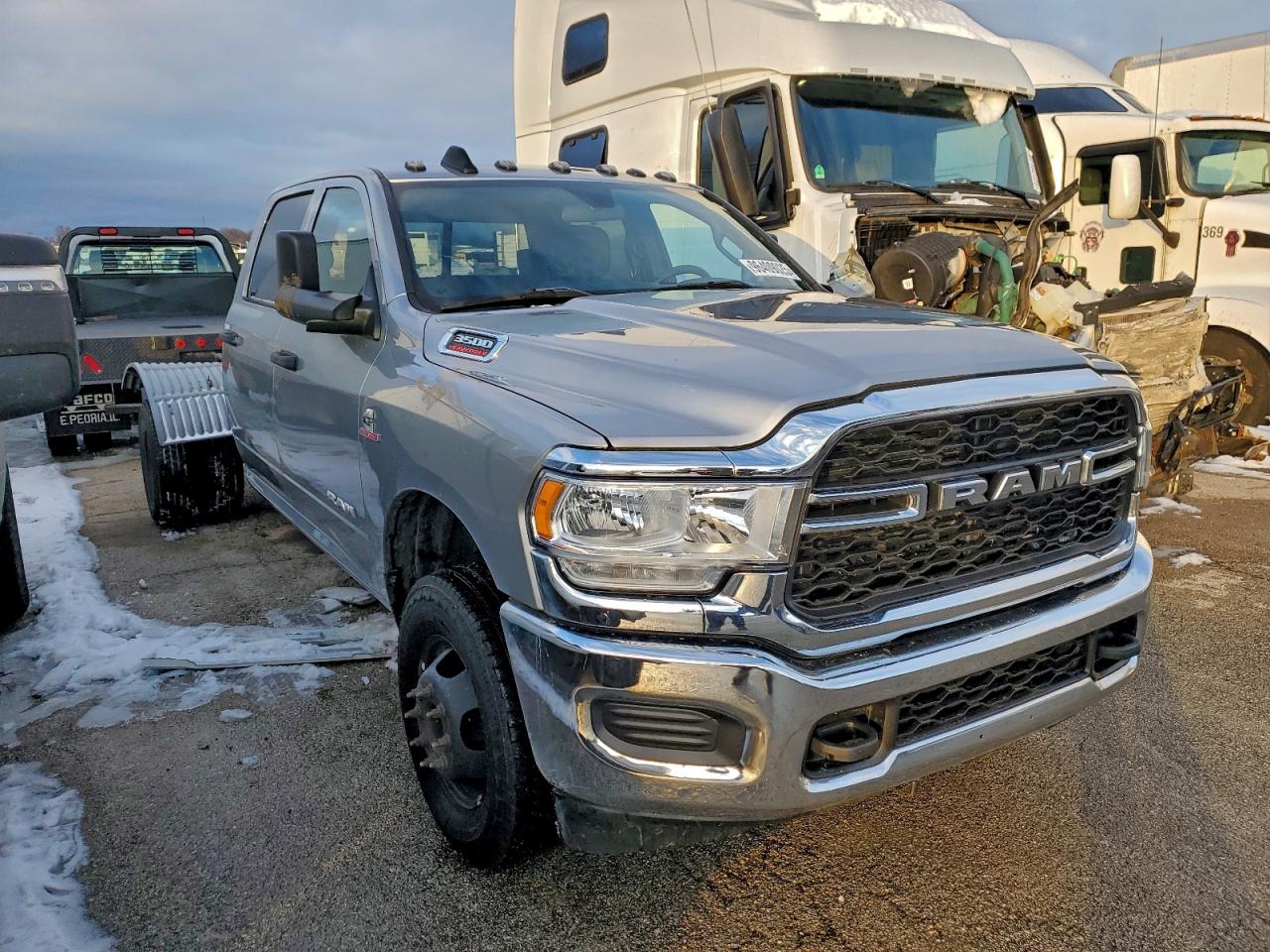 2022 RAM 3500 TRADESMAN photo 4