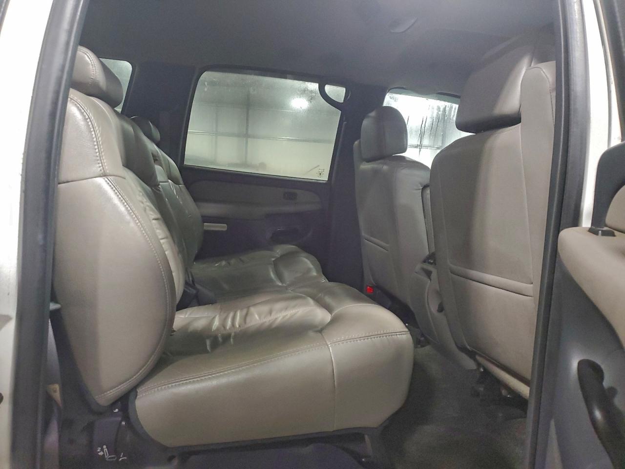 2002 CHEVROLET SUBURBAN K1500 photo 11