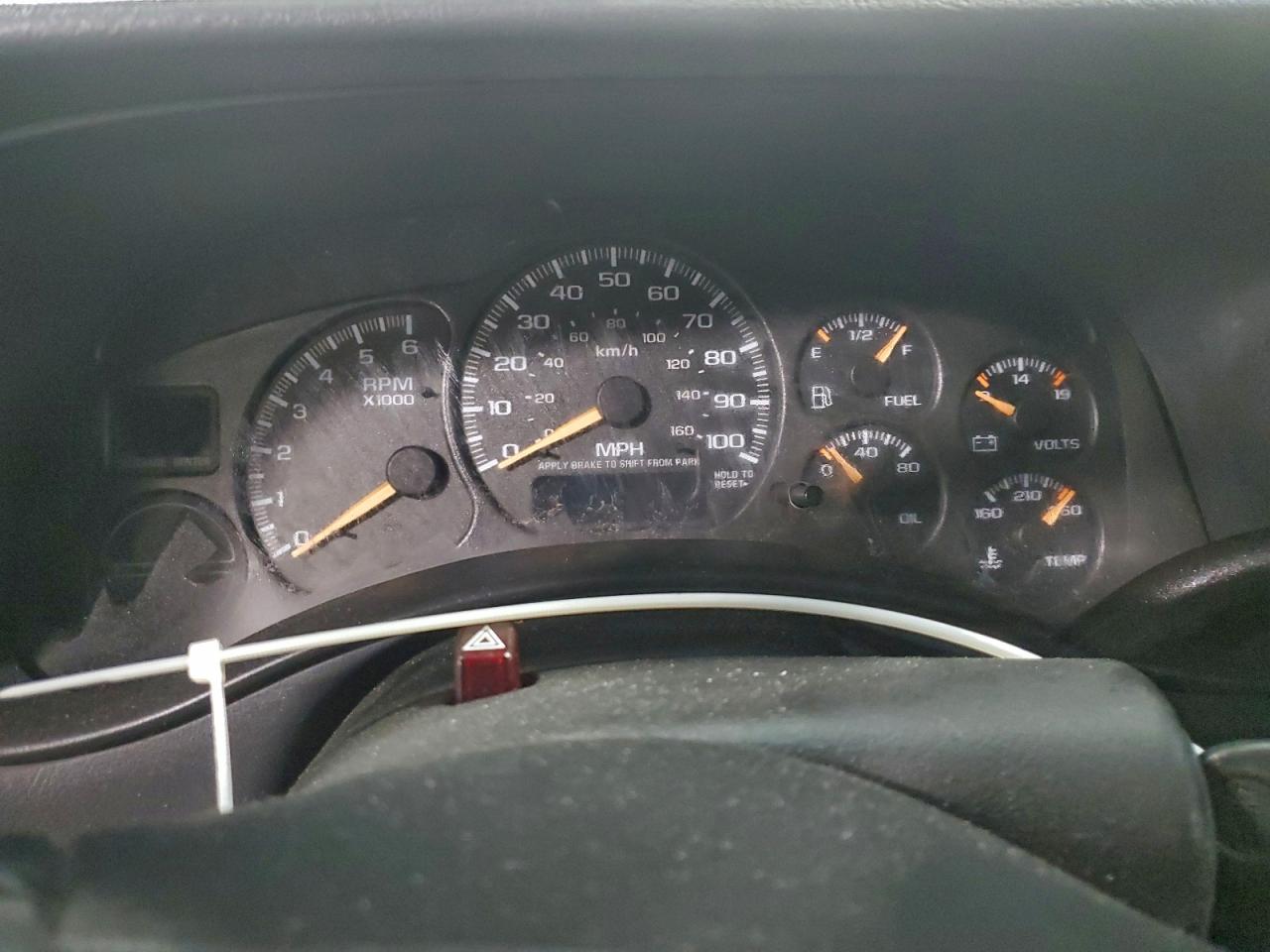 2002 CHEVROLET SUBURBAN K1500 photo 9