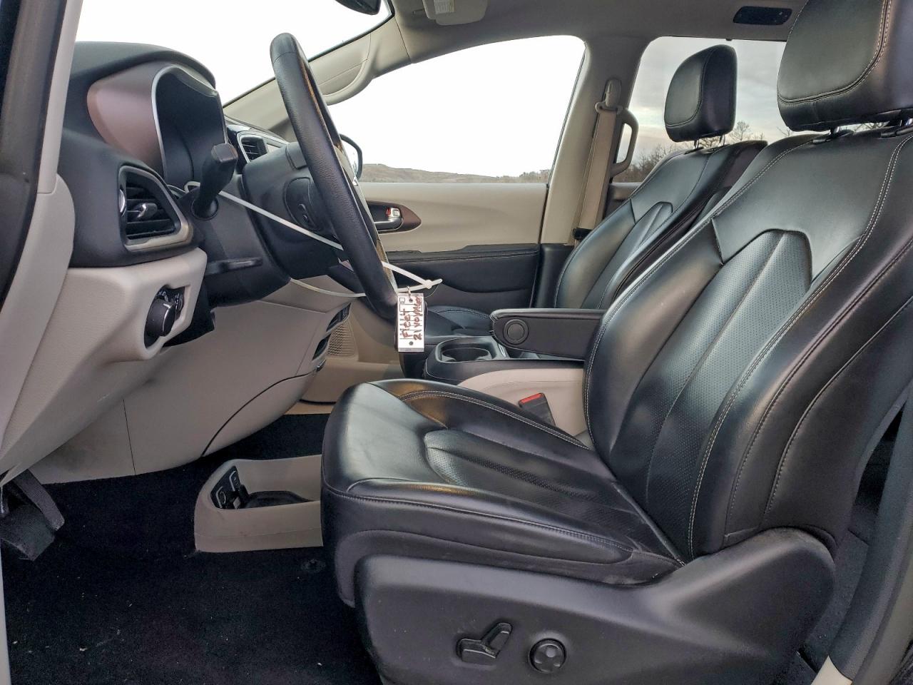2021 CHRYSLER VOYAGER LXI photo 7