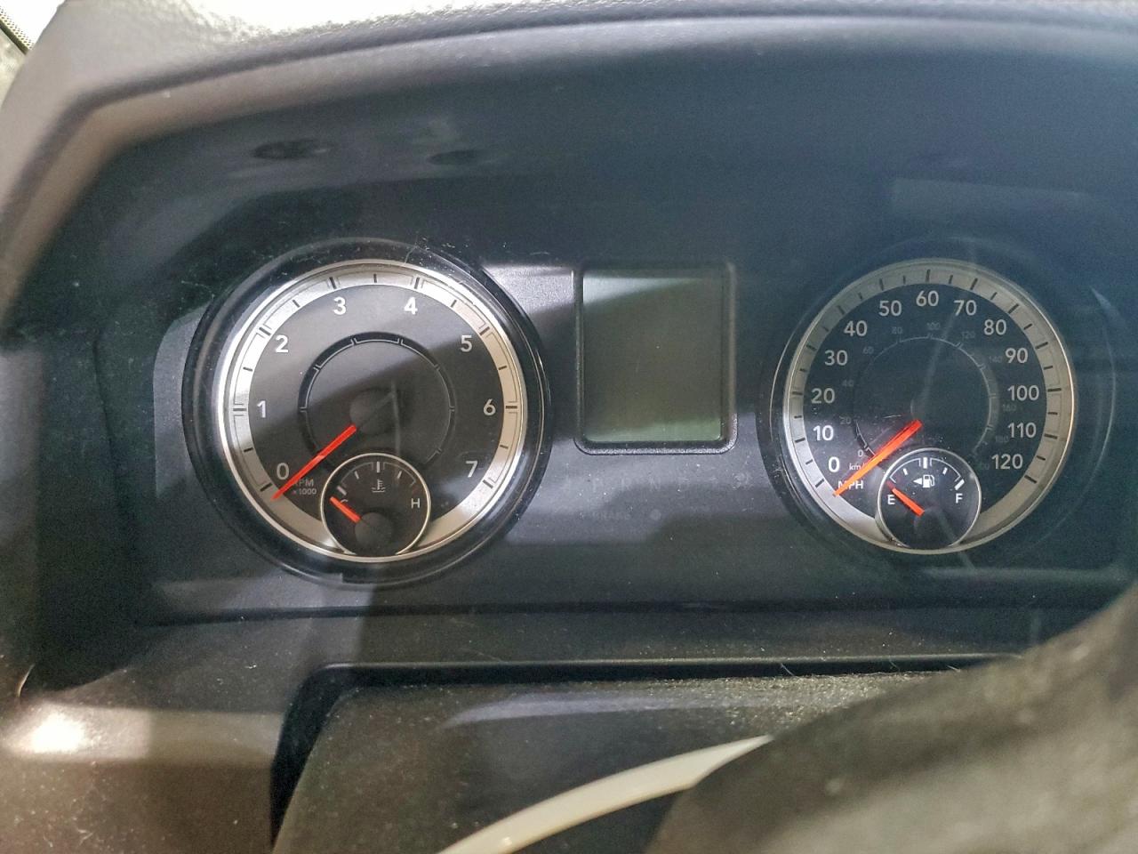 2016 RAM 1500 SLT photo 17