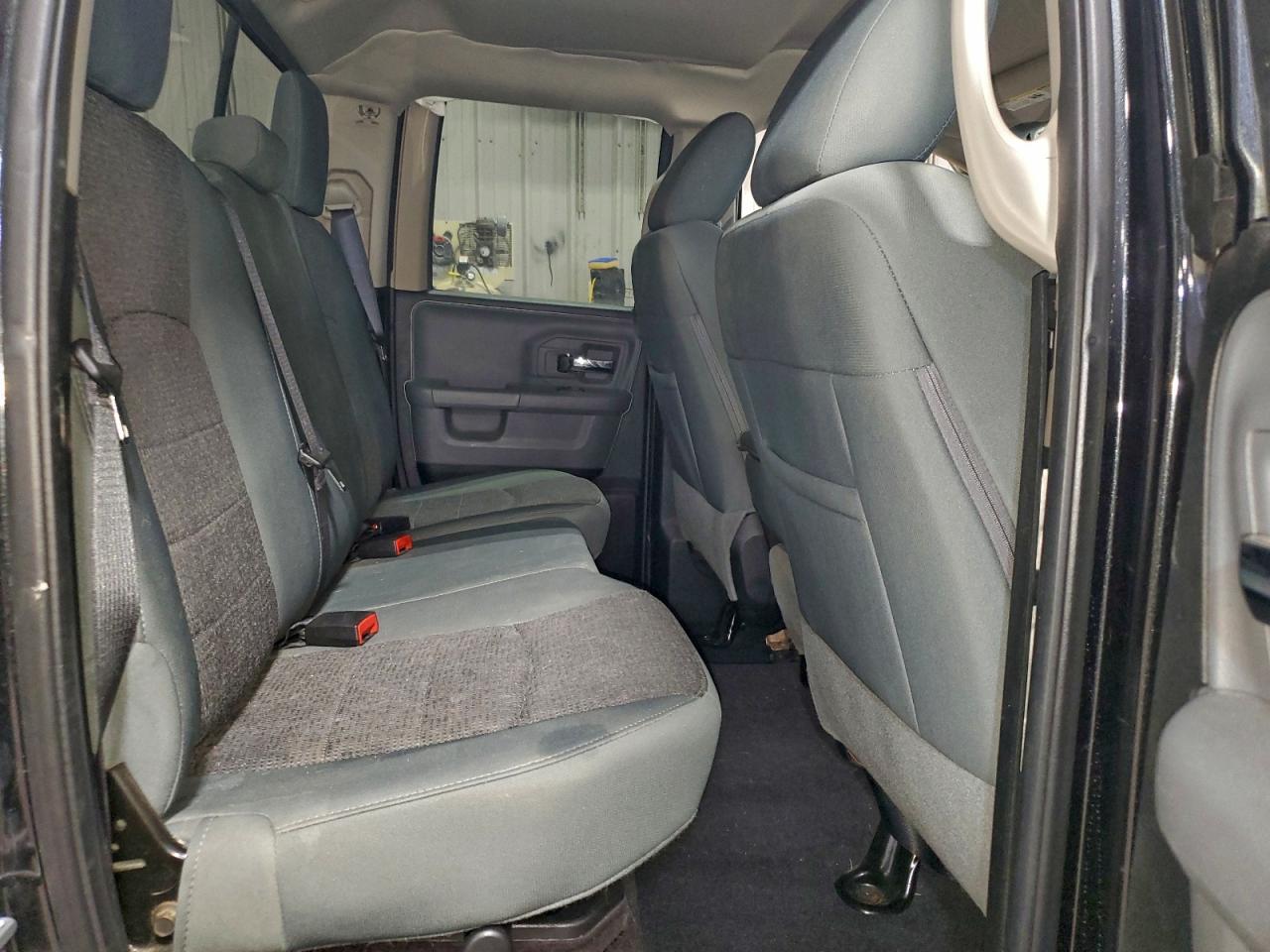 2016 RAM 1500 SLT photo 19