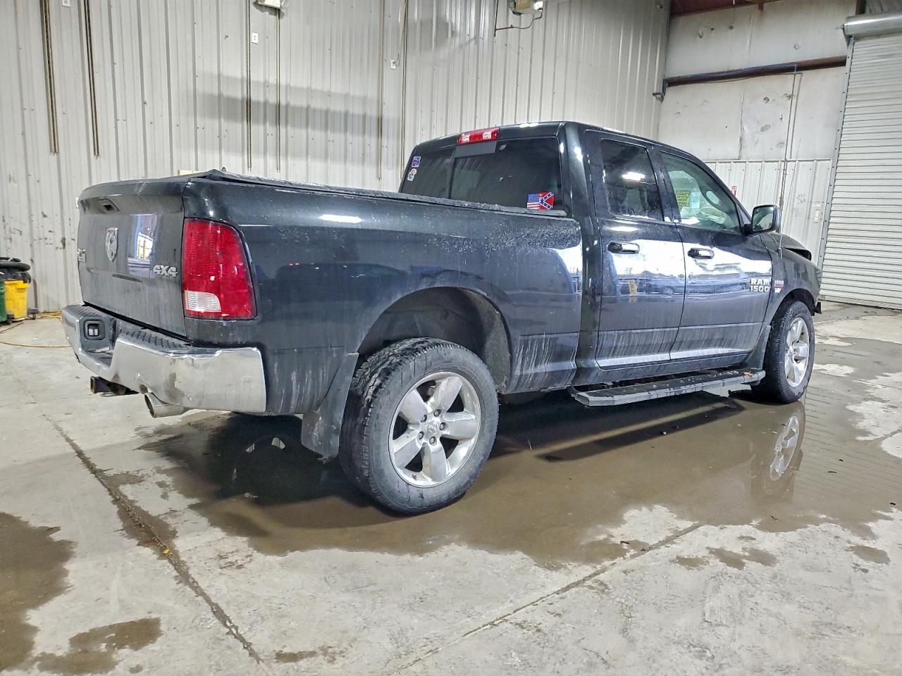 2016 RAM 1500 SLT photo 5