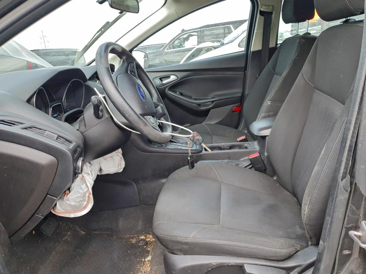 2015 FORD FOCUS SE photo 7
