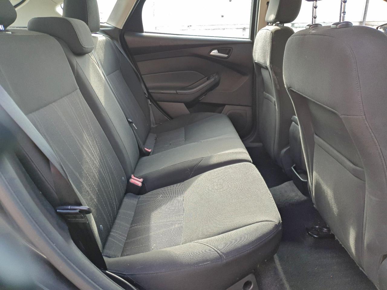 2015 FORD FOCUS SE photo 10