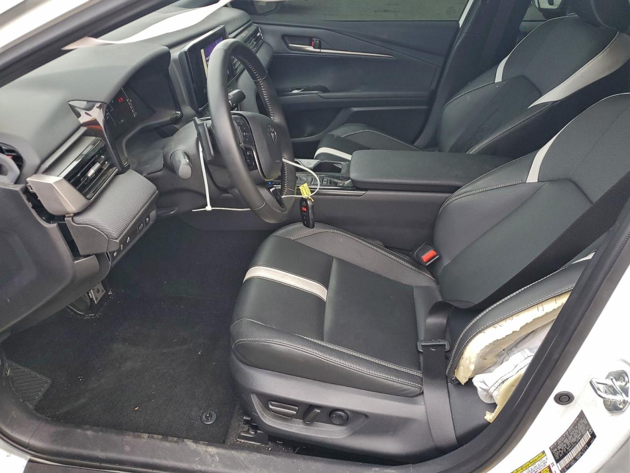 2025 TOYOTA CAMRY XSE photo 7