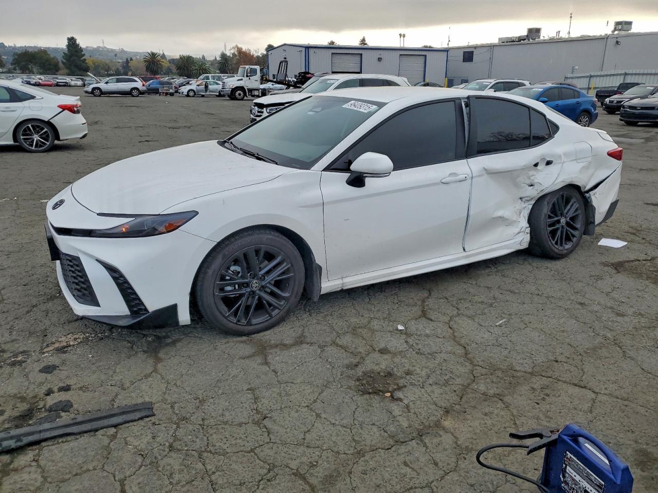 2025 TOYOTA CAMRY