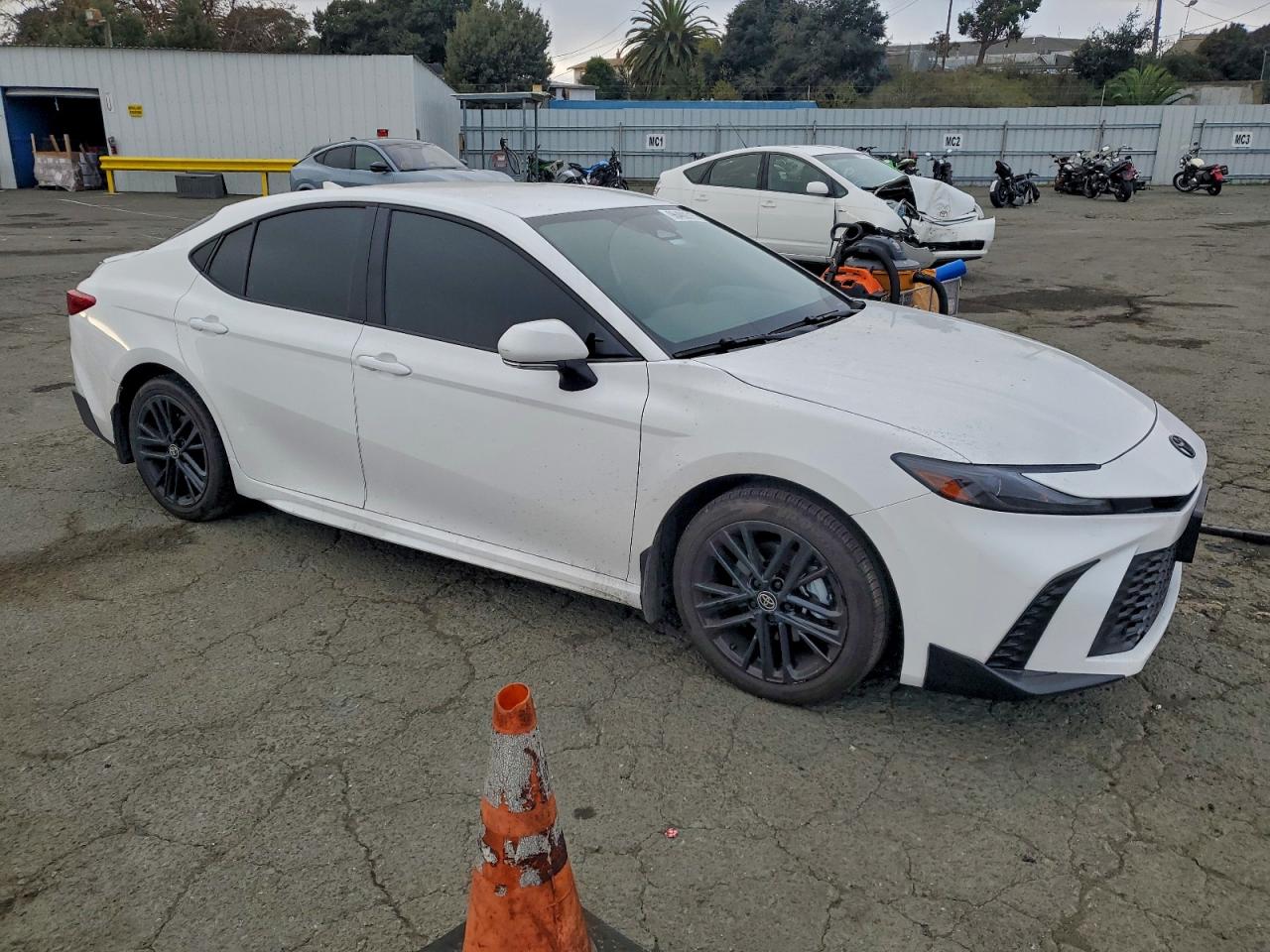 2025 TOYOTA CAMRY XSE photo 4