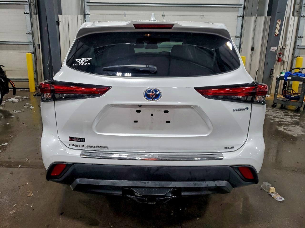 2023 TOYOTA HIGHLANDER HYBRID XLE photo 6