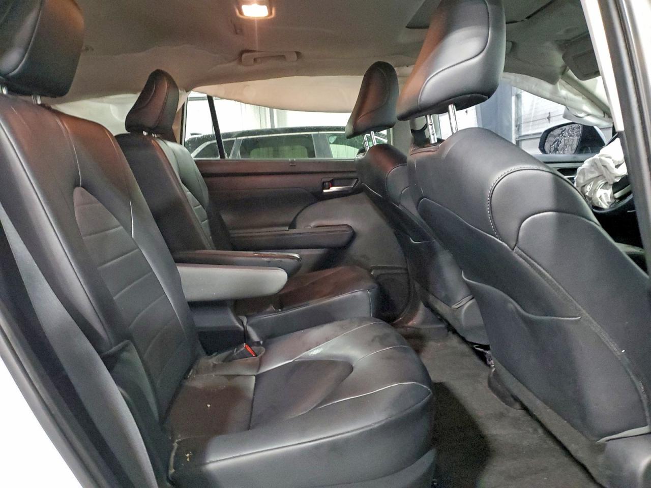 2023 TOYOTA HIGHLANDER HYBRID XLE photo 11