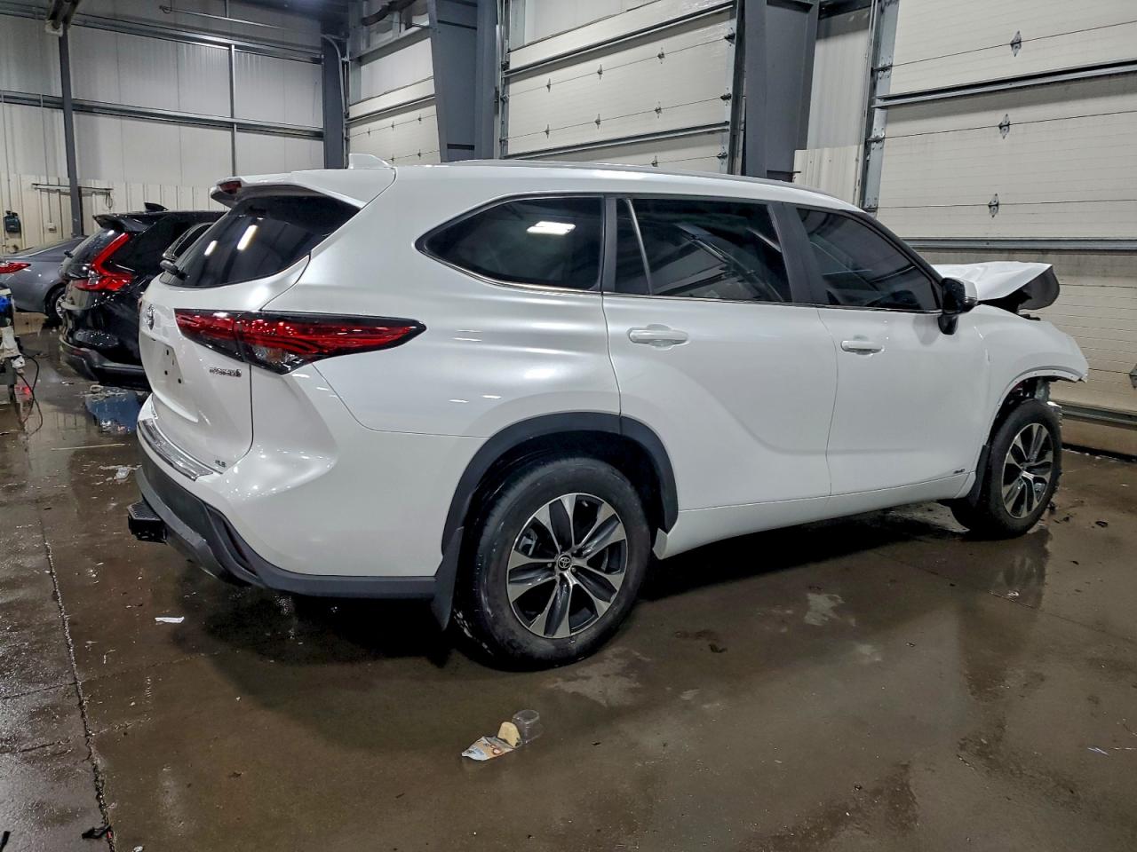 2023 TOYOTA HIGHLANDER HYBRID XLE photo 3