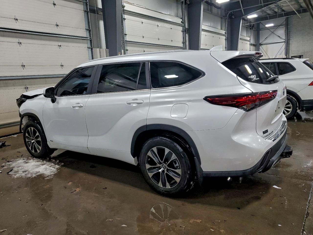 2023 TOYOTA HIGHLANDER HYBRID XLE photo 2