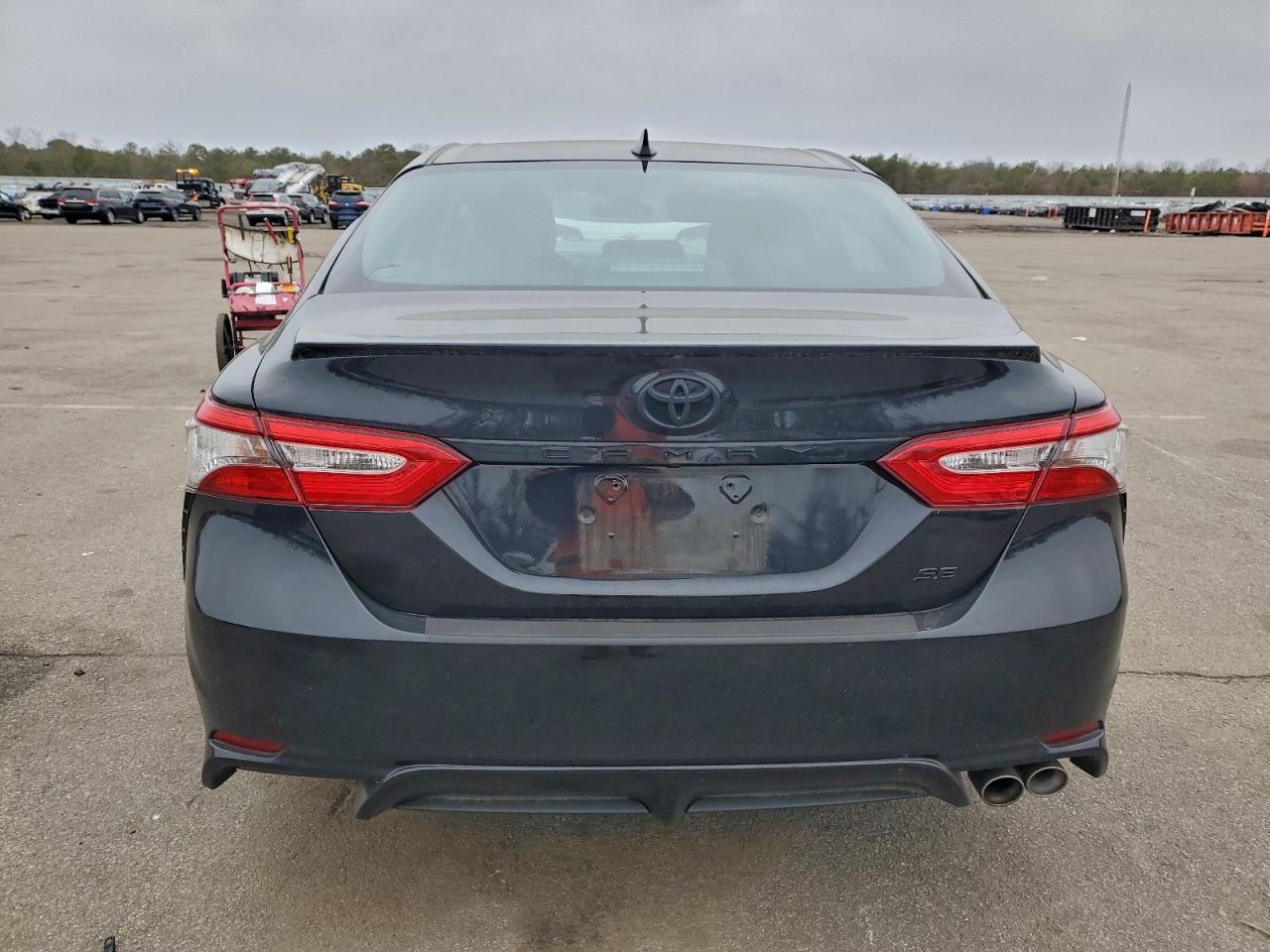 2019 TOYOTA CAMRY L photo 6