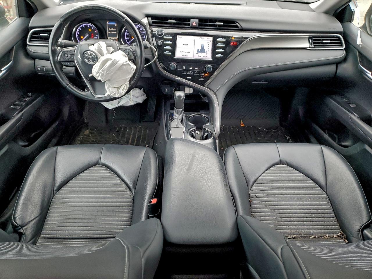 2019 TOYOTA CAMRY L photo 8