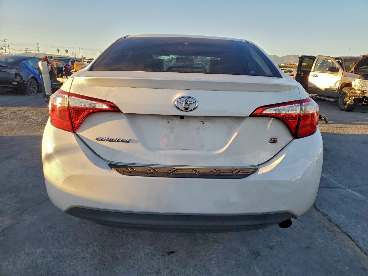 2015 TOYOTA COROLLA L photo 6