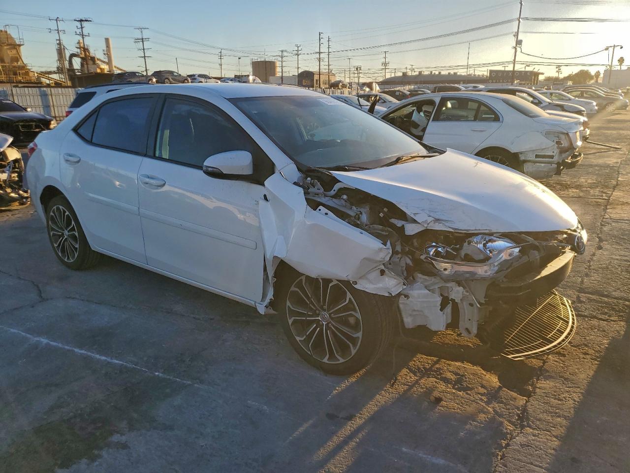 2015 TOYOTA COROLLA L photo 4