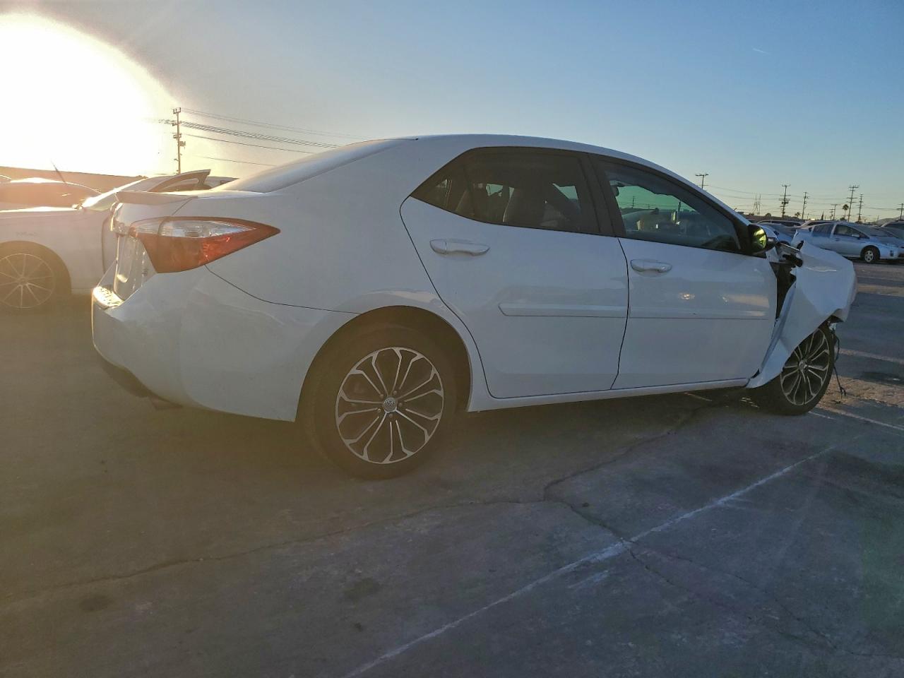 2015 TOYOTA COROLLA L photo 3