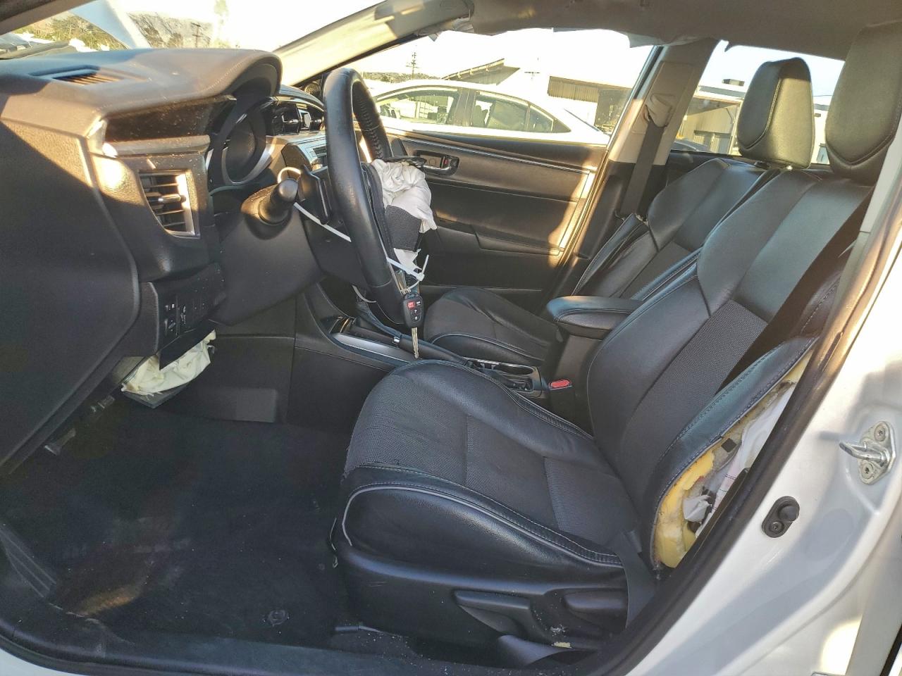 2015 TOYOTA COROLLA L photo 7