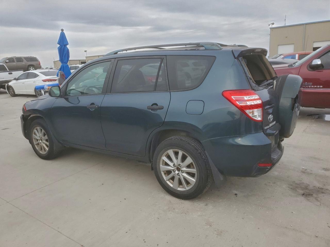 2009 TOYOTA RAV4 photo 2