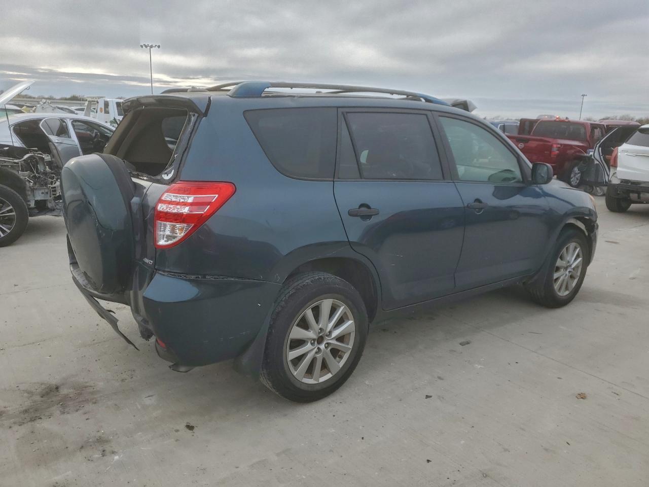 2009 TOYOTA RAV4 photo 3