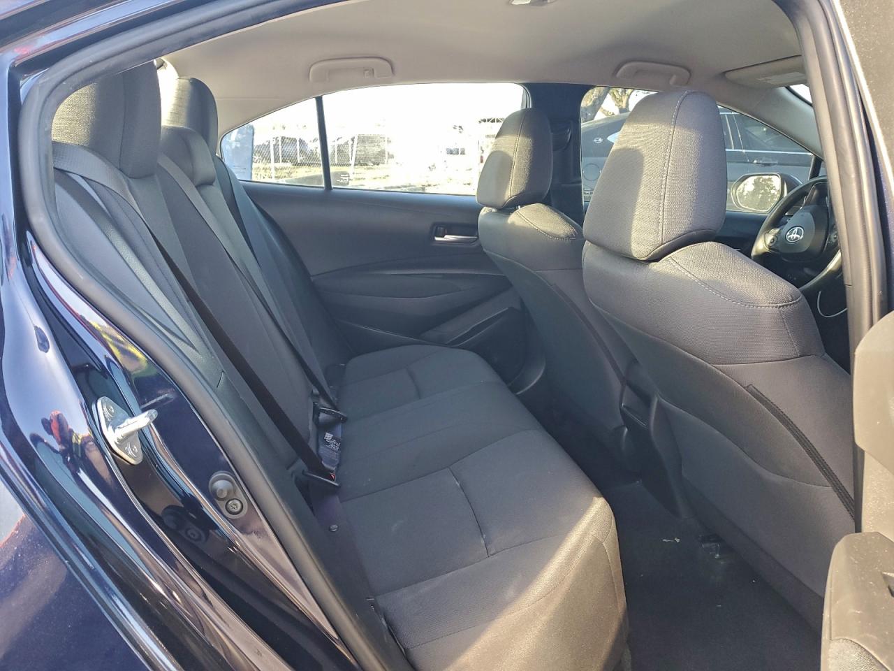2021 TOYOTA COROLLA LE photo 10