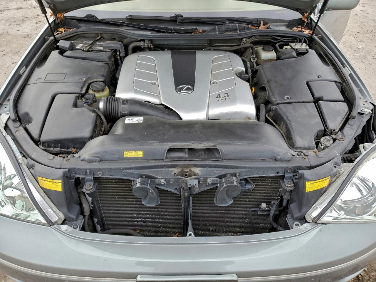 2002 LEXUS LS 430 photo 11