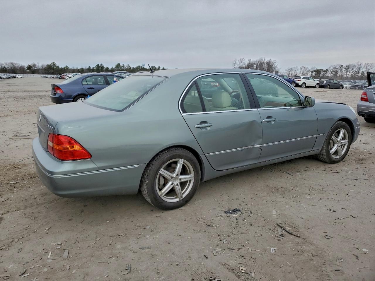 2002 LEXUS LS 430 photo 3