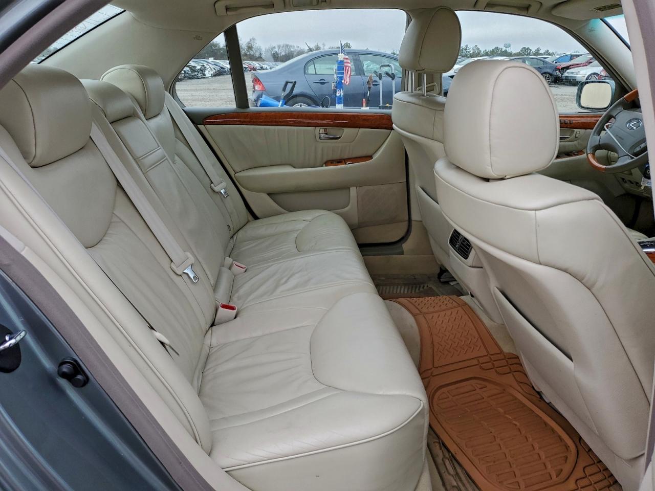 2002 LEXUS LS 430 photo 10
