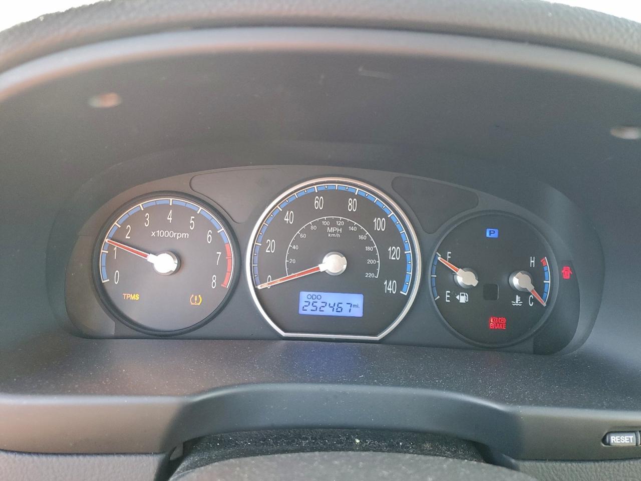 2009 HYUNDAI SANTA FE GLS photo 9