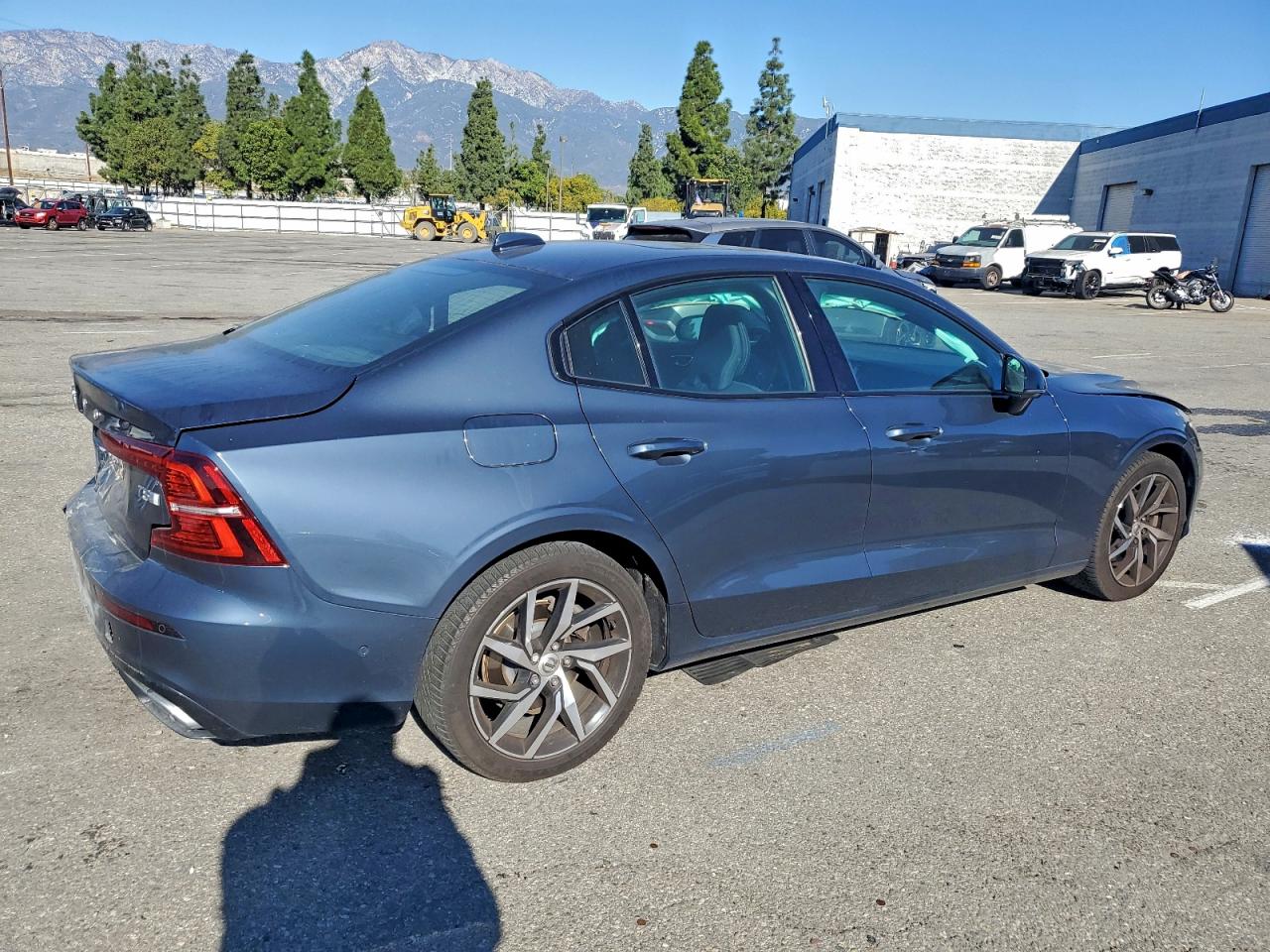 2020 VOLVO S60 T5 R-DESIGN photo 3