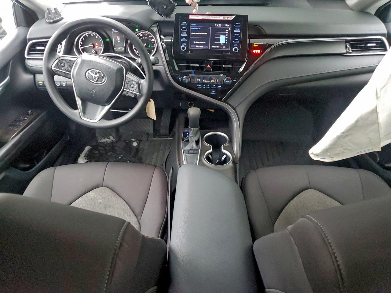 2024 TOYOTA CAMRY LE photo 8