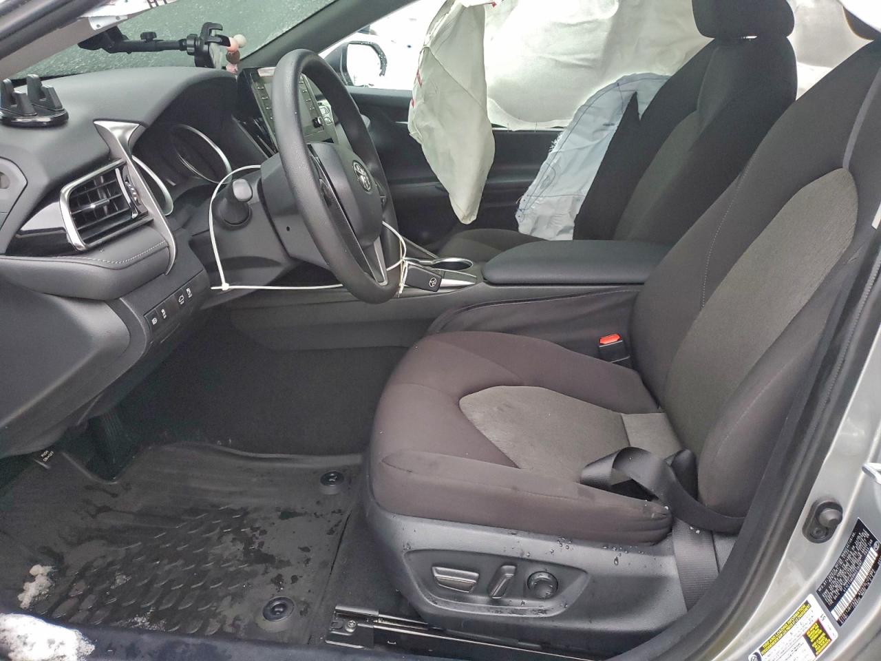 2024 TOYOTA CAMRY LE photo 7