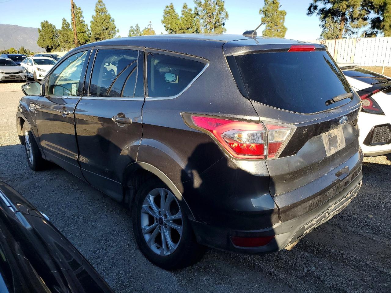 2017 FORD ESCAPE SE photo 4