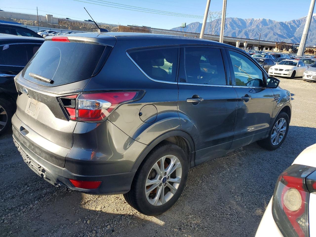 2017 FORD ESCAPE SE photo 7