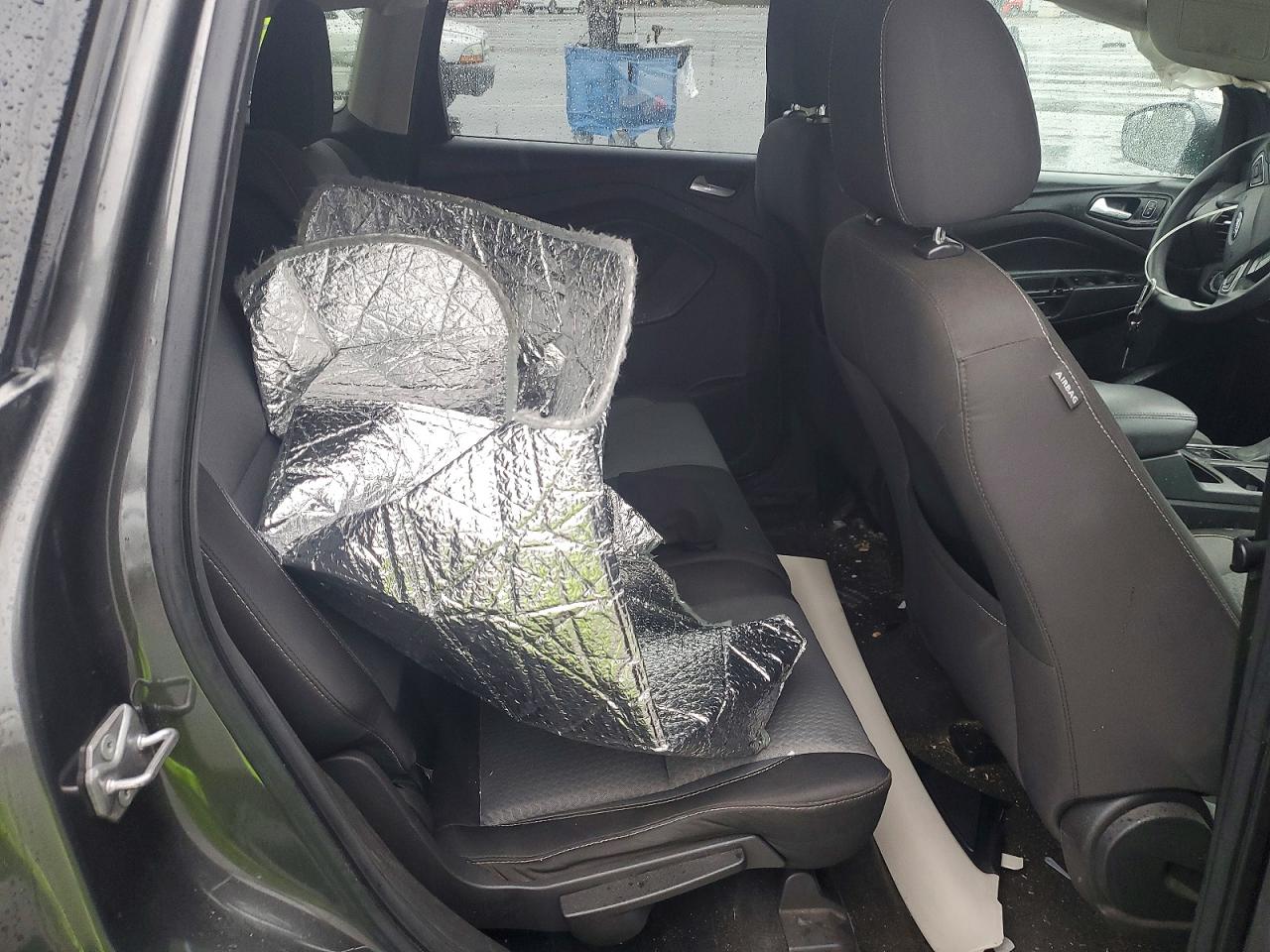 2017 FORD ESCAPE SE photo 28