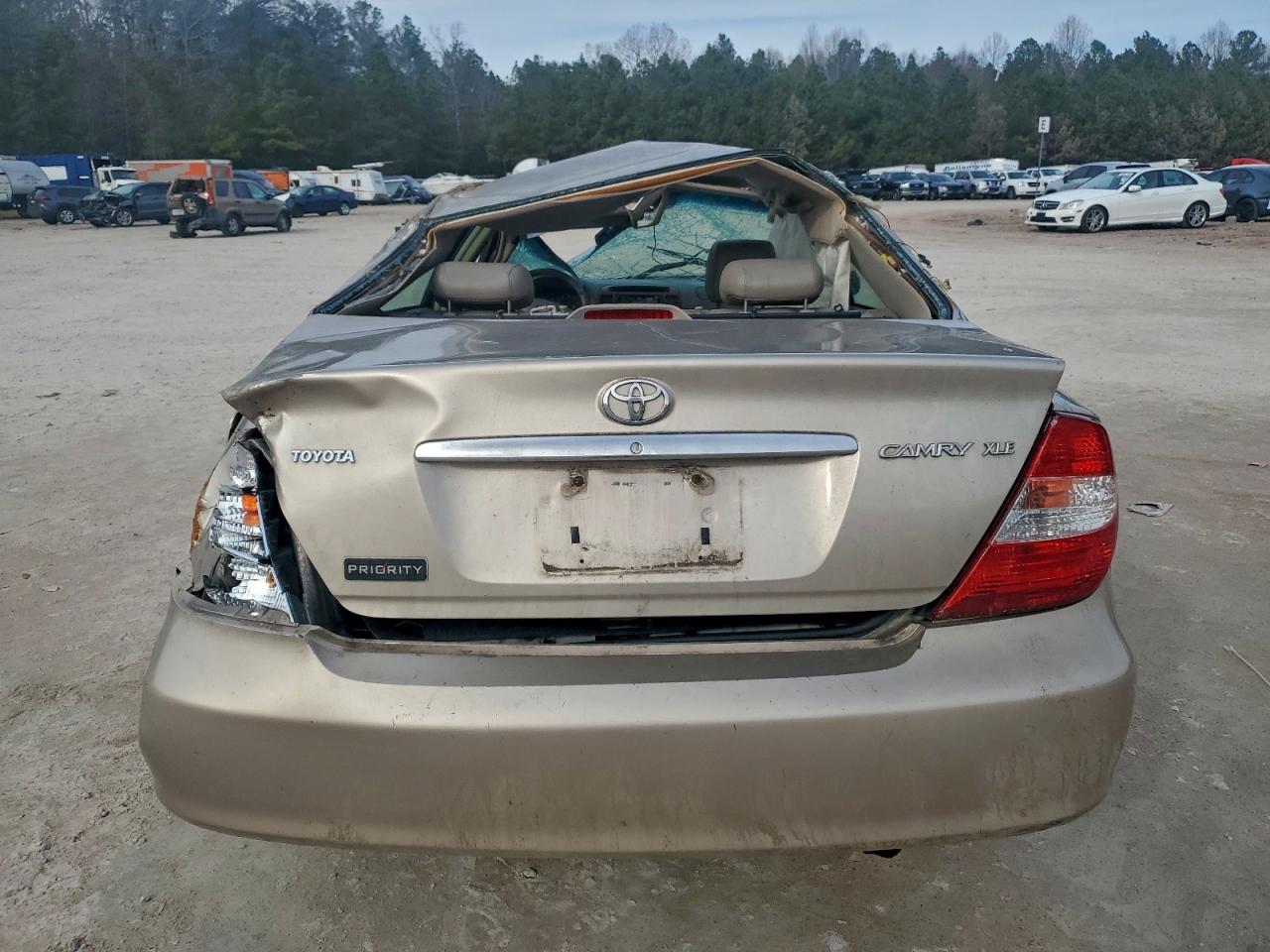 2004 TOYOTA CAMRY LE photo 6